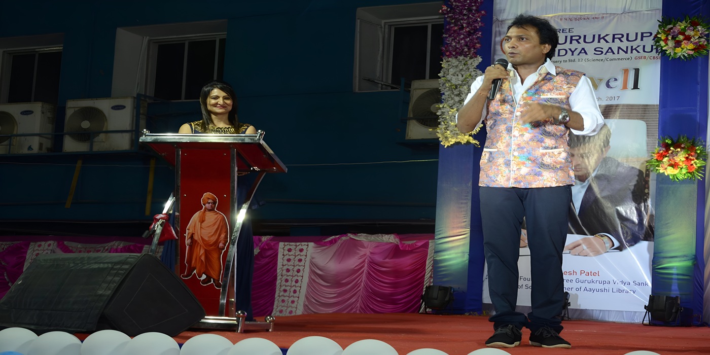 Celebrity Management Agency ‘Approach Entertainment’ Engages Stand-Up Comedian Sunil Pal for a Special Performance at Gurukrupa Vidya Sankul in Surat
